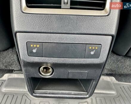 Білий Лексус РХ, об'ємом двигуна 2 л та пробігом 70 тис. км за 32900 $, фото 44 на Automoto.ua