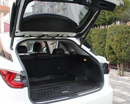 Білий Лексус РХ, об'ємом двигуна 2 л та пробігом 117 тис. км за 31500 $, фото 16 на Automoto.ua