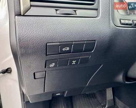 Білий Лексус РХ, об'ємом двигуна 2 л та пробігом 70 тис. км за 32900 $, фото 34 на Automoto.ua