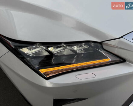 Білий Лексус РХ, об'ємом двигуна 2 л та пробігом 179 тис. км за 29990 $, фото 19 на Automoto.ua