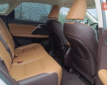 Білий Лексус РХ, об'ємом двигуна 2 л та пробігом 184 тис. км за 28879 $, фото 6 на Automoto.ua