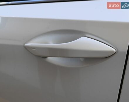 Білий Лексус РХ, об'ємом двигуна 2 л та пробігом 79 тис. км за 33000 $, фото 32 на Automoto.ua