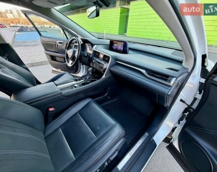 Белый Лексус РХ, объемом двигателя 2 л и пробегом 71 тыс. км за 31900 $, фото 47 на Automoto.ua