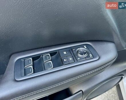 Білий Лексус РХ, об'ємом двигуна 2 л та пробігом 70 тис. км за 32900 $, фото 31 на Automoto.ua