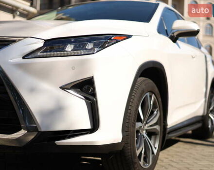 Белый Лексус РХ, объемом двигателя 2 л и пробегом 86 тыс. км за 31900 $, фото 3 на Automoto.ua
