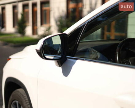 Белый Лексус РХ, объемом двигателя 2 л и пробегом 86 тыс. км за 31900 $, фото 15 на Automoto.ua