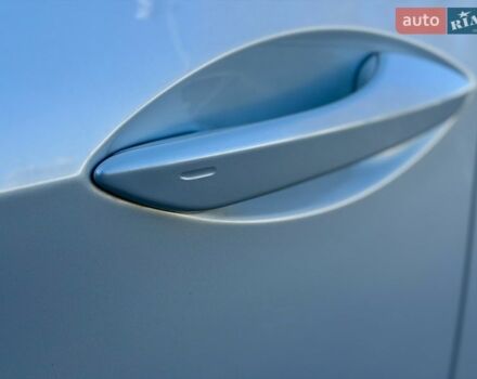 Белый Лексус РХ, объемом двигателя 2 л и пробегом 71 тыс. км за 31900 $, фото 29 на Automoto.ua