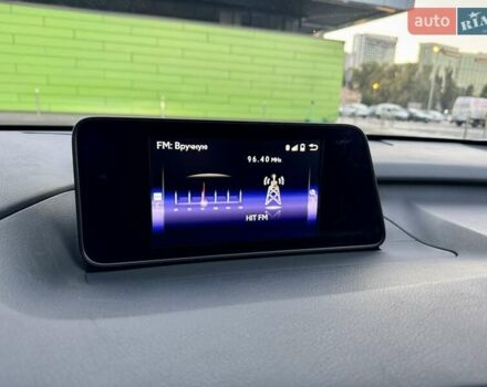 Білий Лексус РХ, об'ємом двигуна 2 л та пробігом 70 тис. км за 32900 $, фото 55 на Automoto.ua