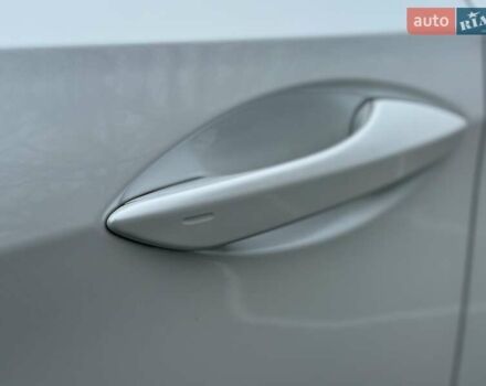 Білий Лексус РХ, об'ємом двигуна 2 л та пробігом 70 тис. км за 32900 $, фото 26 на Automoto.ua