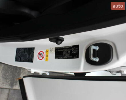 Білий Лексус РХ, об'ємом двигуна 2 л та пробігом 117 тис. км за 31500 $, фото 10 на Automoto.ua