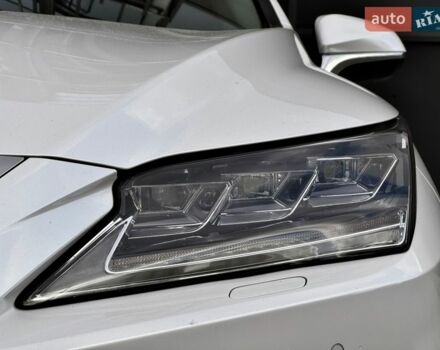 Білий Лексус РХ, об'ємом двигуна 2 л та пробігом 279 тис. км за 26900 $, фото 13 на Automoto.ua