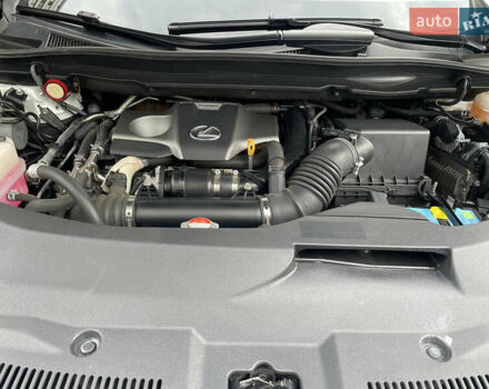 Белый Лексус РХ, объемом двигателя 2 л и пробегом 165 тыс. км за 37000 $, фото 3 на Automoto.ua