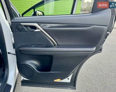 Білий Лексус РХ, об'ємом двигуна 2 л та пробігом 70 тис. км за 32900 $, фото 41 на Automoto.ua