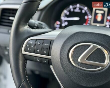 Білий Лексус РХ, об'ємом двигуна 2 л та пробігом 70 тис. км за 32900 $, фото 48 на Automoto.ua