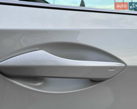 Білий Лексус РХ, об'ємом двигуна 2 л та пробігом 179 тис. км за 29990 $, фото 40 на Automoto.ua