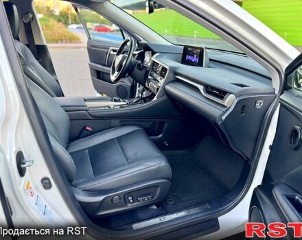 Белый Лексус РХ, объемом двигателя 2 л и пробегом 70 тыс. км за 33900 $, фото 3 на Automoto.ua