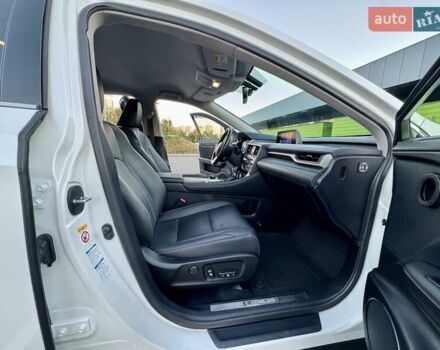 Лексус РХ 2016 в Киеве на Automoto.ua Белый Лексус РХ, объемом двигателя 2 л и пробегом 70 тыс. км за 32900 $, фото 41 на Automoto.ua