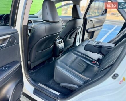 Белый Лексус РХ, объемом двигателя 2 л и пробегом 71 тыс. км за 31900 $, фото 41 на Automoto.ua