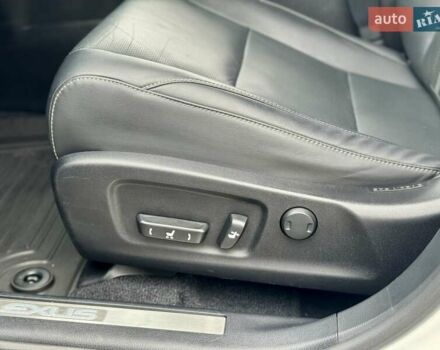 Білий Лексус РХ, об'ємом двигуна 2 л та пробігом 70 тис. км за 32900 $, фото 34 на Automoto.ua