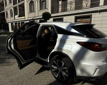 Белый Лексус РХ, объемом двигателя 2 л и пробегом 86 тыс. км за 31900 $, фото 1 на Automoto.ua