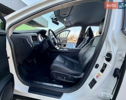 Белый Лексус РХ, объемом двигателя 2 л и пробегом 71 тыс. км за 31900 $, фото 32 на Automoto.ua