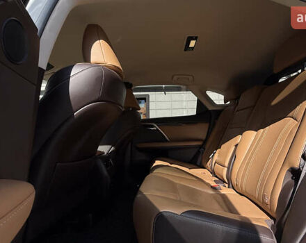 Белый Лексус РХ, объемом двигателя 2 л и пробегом 86 тыс. км за 31900 $, фото 23 на Automoto.ua