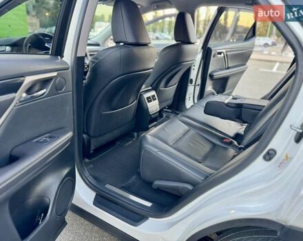 Білий Лексус РХ, об'ємом двигуна 2 л та пробігом 70 тис. км за 32900 $, фото 33 на Automoto.ua