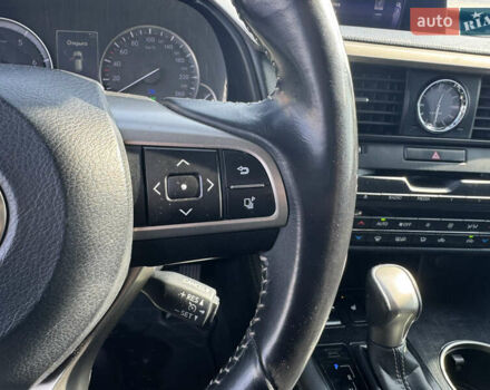 Білий Лексус РХ, об'ємом двигуна 2 л та пробігом 116 тис. км за 29300 $, фото 24 на Automoto.ua