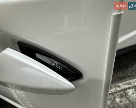 Белый Лексус РХ, объемом двигателя 3.5 л и пробегом 143 тыс. км за 33500 $, фото 86 на Automoto.ua