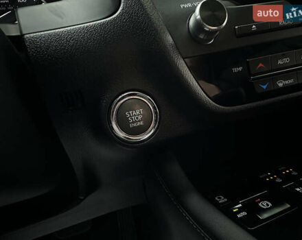 Белый Лексус РХ, объемом двигателя 3.5 л и пробегом 143 тыс. км за 33500 $, фото 163 на Automoto.ua