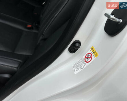 Белый Лексус РХ, объемом двигателя 3.5 л и пробегом 143 тыс. км за 33500 $, фото 124 на Automoto.ua