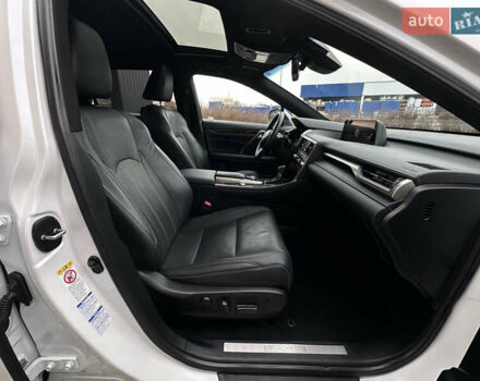 Белый Лексус РХ, объемом двигателя 3.5 л и пробегом 143 тыс. км за 33500 $, фото 144 на Automoto.ua