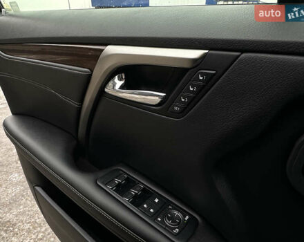 Белый Лексус РХ, объемом двигателя 3.5 л и пробегом 143 тыс. км за 33500 $, фото 94 на Automoto.ua