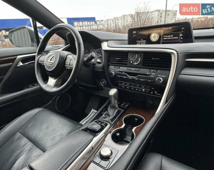 Белый Лексус РХ, объемом двигателя 3.5 л и пробегом 143 тыс. км за 33500 $, фото 156 на Automoto.ua