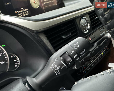 Белый Лексус РХ, объемом двигателя 3.5 л и пробегом 143 тыс. км за 33500 $, фото 112 на Automoto.ua