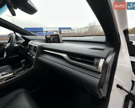 Белый Лексус РХ, объемом двигателя 3.5 л и пробегом 143 тыс. км за 33500 $, фото 146 на Automoto.ua