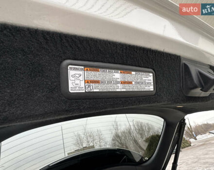 Белый Лексус РХ, объемом двигателя 3.5 л и пробегом 143 тыс. км за 33500 $, фото 136 на Automoto.ua