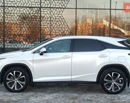 Белый Лексус РХ, объемом двигателя 2 л и пробегом 38 тыс. км за 38475 $, фото 2 на Automoto.ua