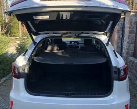 Белый Лексус РХ, объемом двигателя 2 л и пробегом 122 тыс. км за 27500 $, фото 4 на Automoto.ua