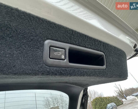 Белый Лексус РХ, объемом двигателя 3.5 л и пробегом 143 тыс. км за 33500 $, фото 137 на Automoto.ua