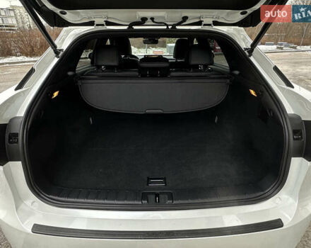 Белый Лексус РХ, объемом двигателя 3.5 л и пробегом 143 тыс. км за 33500 $, фото 135 на Automoto.ua