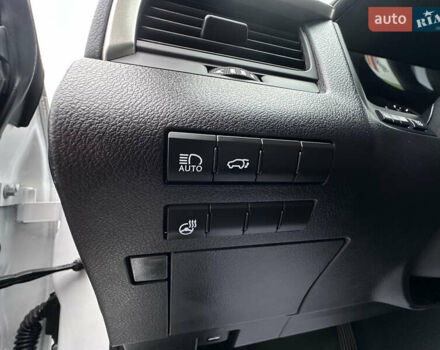 Белый Лексус РХ, объемом двигателя 3.5 л и пробегом 143 тыс. км за 33500 $, фото 105 на Automoto.ua