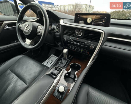 Белый Лексус РХ, объемом двигателя 3.5 л и пробегом 143 тыс. км за 33500 $, фото 157 на Automoto.ua