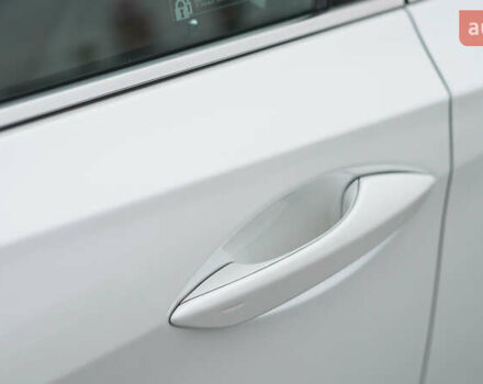 Белый Лексус РХ, объемом двигателя 2 л и пробегом 122 тыс. км за 31403 $, фото 12 на Automoto.ua