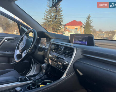 Білий Лексус РХ, об'ємом двигуна 2 л та пробігом 58 тис. км за 33800 $, фото 26 на Automoto.ua