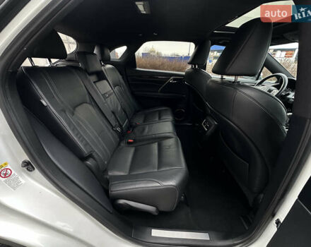 Белый Лексус РХ, объемом двигателя 3.5 л и пробегом 143 тыс. км за 33500 $, фото 139 на Automoto.ua