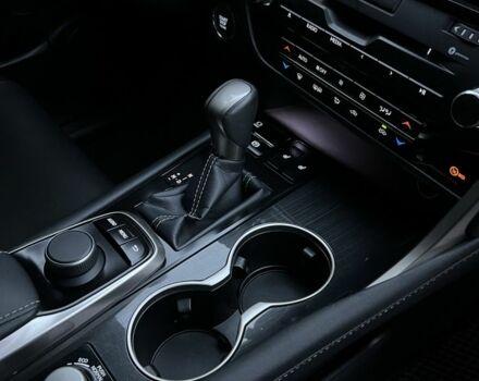 Белый Лексус РХ, объемом двигателя 2 л и пробегом 68 тыс. км за 32900 $, фото 12 на Automoto.ua