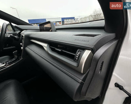 Белый Лексус РХ, объемом двигателя 3.5 л и пробегом 143 тыс. км за 33500 $, фото 148 на Automoto.ua