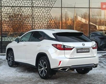 Белый Лексус РХ, объемом двигателя 2 л и пробегом 38 тыс. км за 38475 $, фото 1 на Automoto.ua