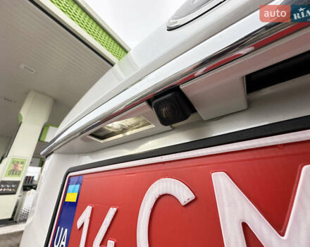 Белый Лексус РХ, объемом двигателя 3.5 л и пробегом 143 тыс. км за 33500 $, фото 82 на Automoto.ua